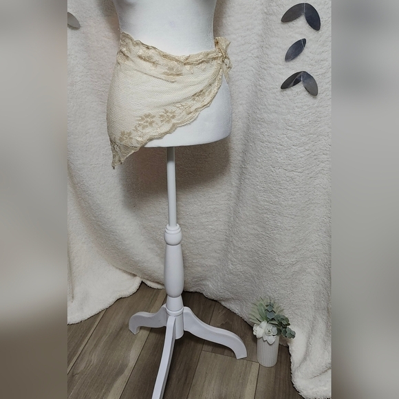Gold Lace Bathing Suit / Clothing  Wrap - Picture 1 of 3
